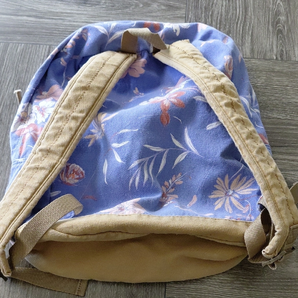 O'Neill Blue Floral Canvas Backpack with Beige Trim - Picture 3 of 3